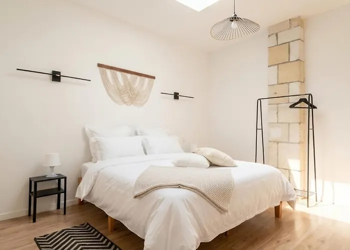 2 Maisons Reunies De Plain-pied 6 Hypercentre Et A 300 M De La Accueil Humain