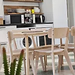 Villa 2 Maisons Reunies De Plain-pied 6 Hypercentre Et A 300 M De La Accueil Humain *