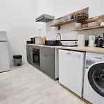 Villa 2 Maisons Reunies De Plain-pied 6 Hypercentre Et A 300 M De La Accueil Humain Royan