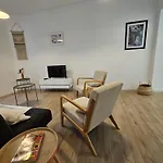 2 Maisons Reunies De Plain-pied 6 Hypercentre Et A 300 M De La Accueil Humain Villa Royan
