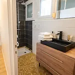 2 Maisons Reunies De Plain-pied 6 Hypercentre Et A 300 M De La Accueil Humain Royan