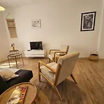 2 Maisons Reunies De Plain-pied 6 Hypercentre Et A 300 M De La Accueil Humain Royan