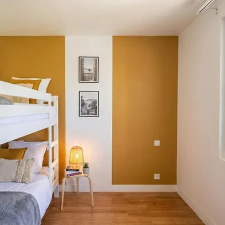 Villa 2 Maisons Reunies De Plain-pied 6 Hypercentre Et A 300 M De La Accueil Humain *